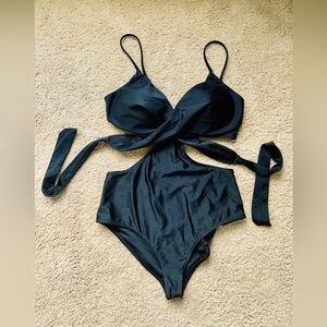 Cupshe Black Swimsuit